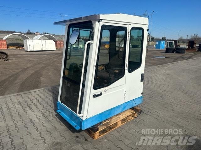 Fuchs MHL 330 Καμπίνες και εσωτερικό