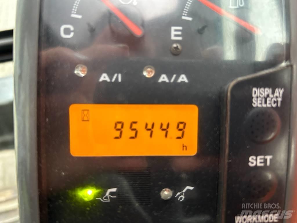 Hitachi ZX 135 US Εκσκαφείς με ερπύστριες