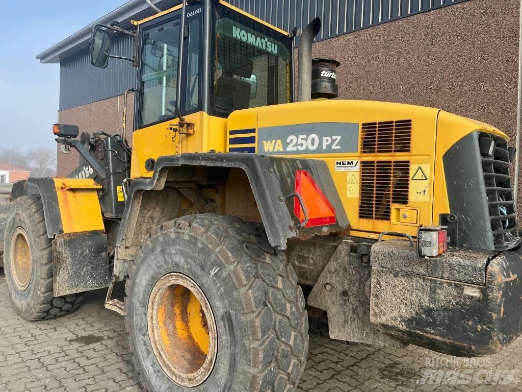 Komatsu WA 250 PZ-5 Φορτωτές με λάστιχα (Τροχοφόροι)