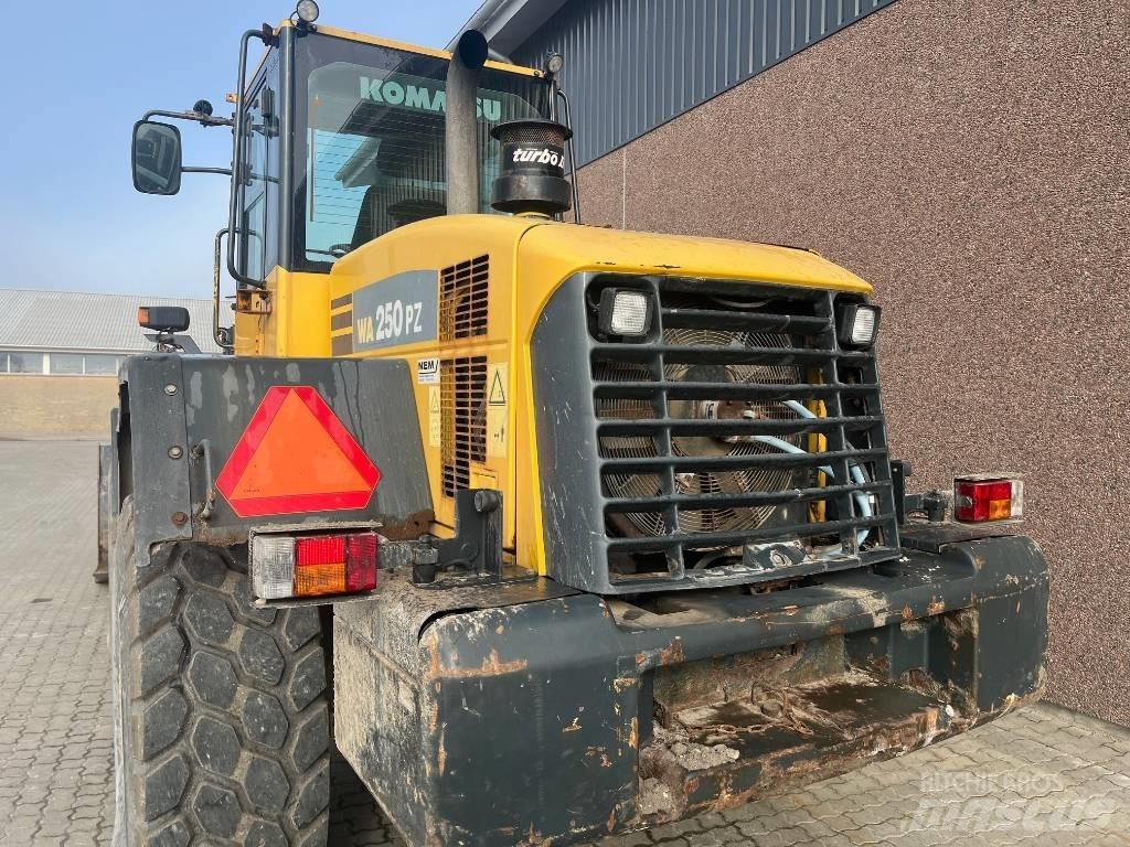 Komatsu WA 250 PZ-5 Φορτωτές με λάστιχα (Τροχοφόροι)