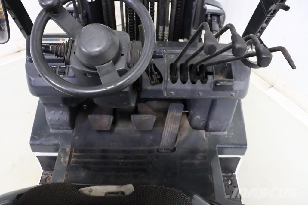 Nissan U1D2A20LQ Περονοφόρα ανυψωτικά κλαρκ με φυσικό αέριο LPG