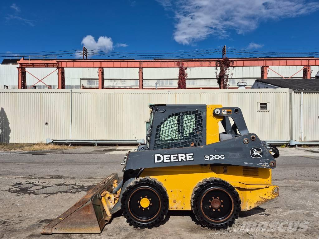 John Deere 320 Φορτωτάκια