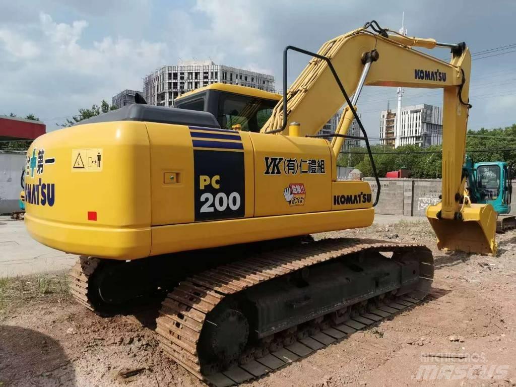 Komatsu PC 200 Εκσκαφείς με ερπύστριες