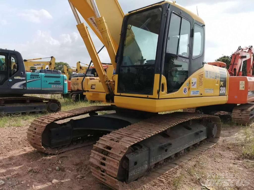 Komatsu PC 200 Εκσκαφείς με ερπύστριες