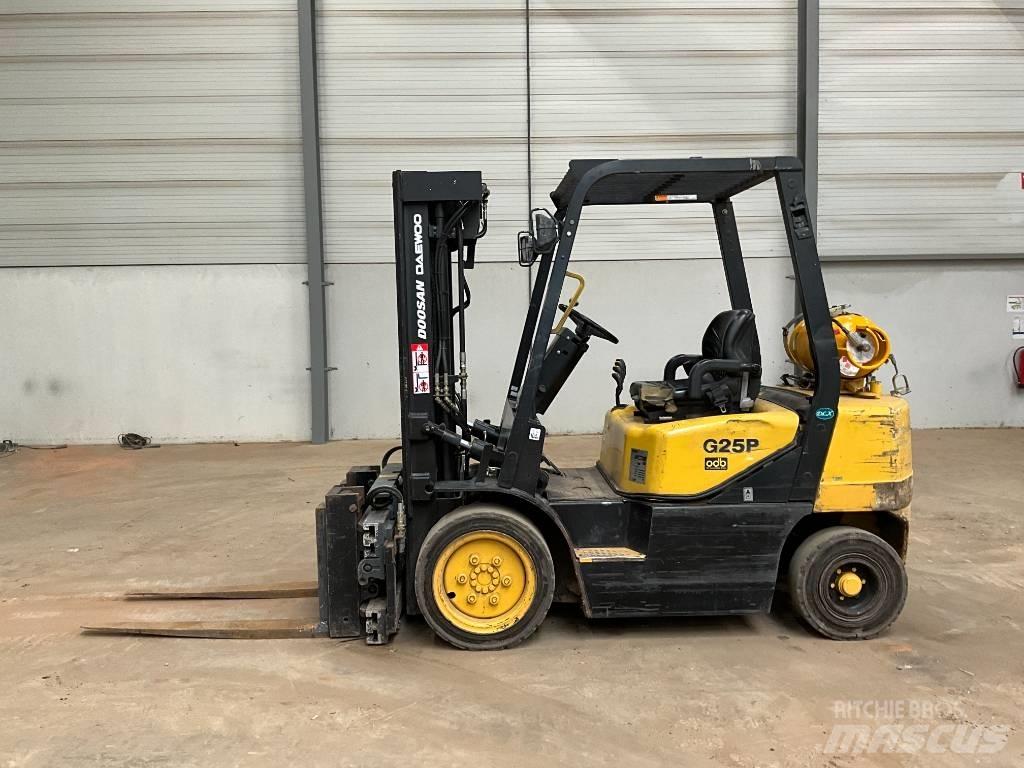 Doosan G 25 P-3 Περονοφόρα ανυψωτικά κλαρκ με φυσικό αέριο LPG