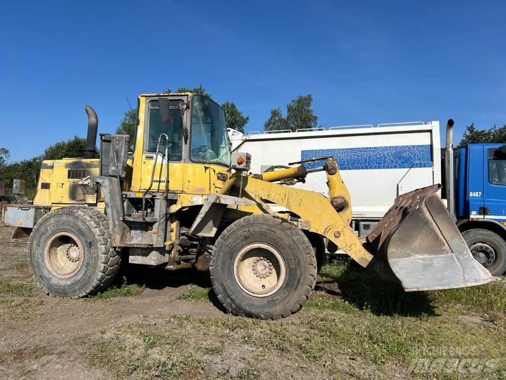 Komatsu WA 320 Φορτωτές με λάστιχα (Τροχοφόροι)