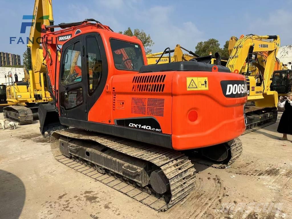 Doosan DX 140 Εκσκαφείς με ερπύστριες