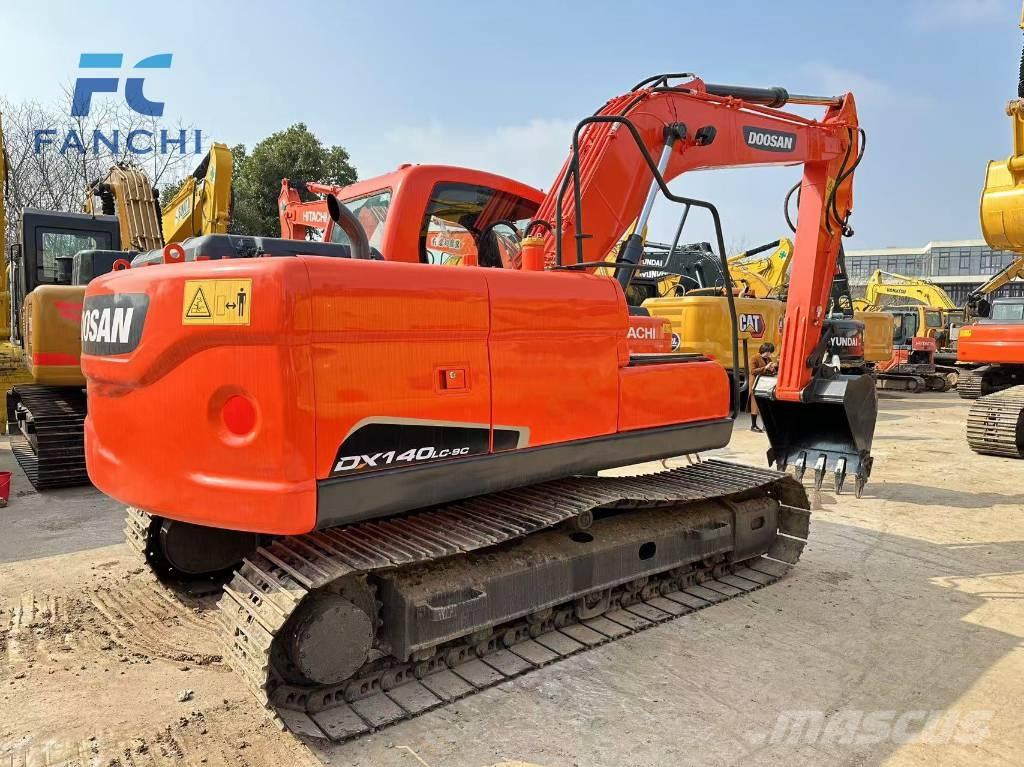 Doosan DX 140 Εκσκαφείς με ερπύστριες