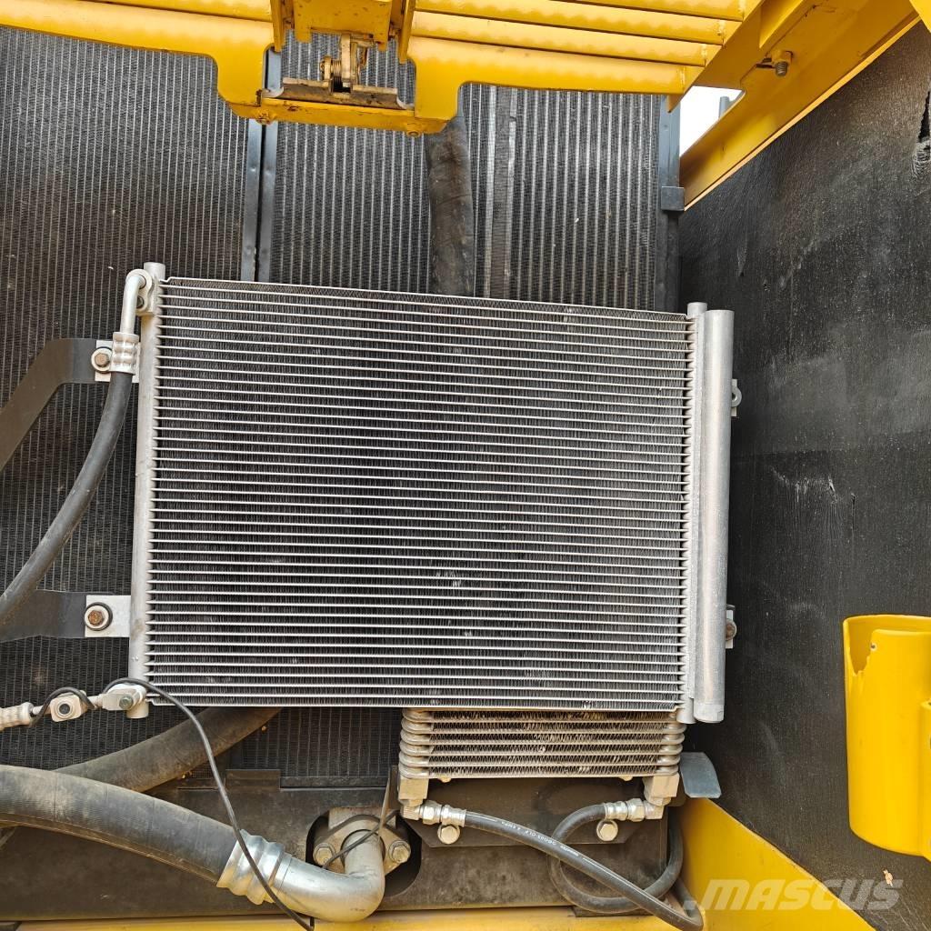 Komatsu 220-8 Εκσκαφείς με ερπύστριες