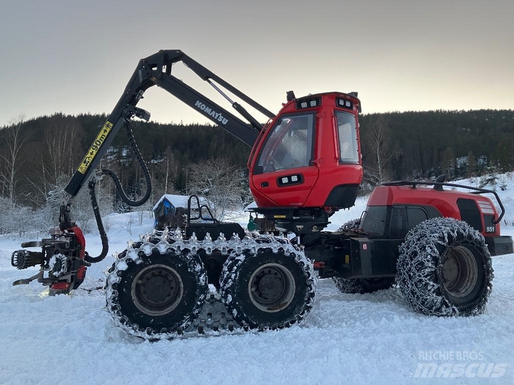 Komatsu 951 Θεριζοαλωνιστικές μηχανές
