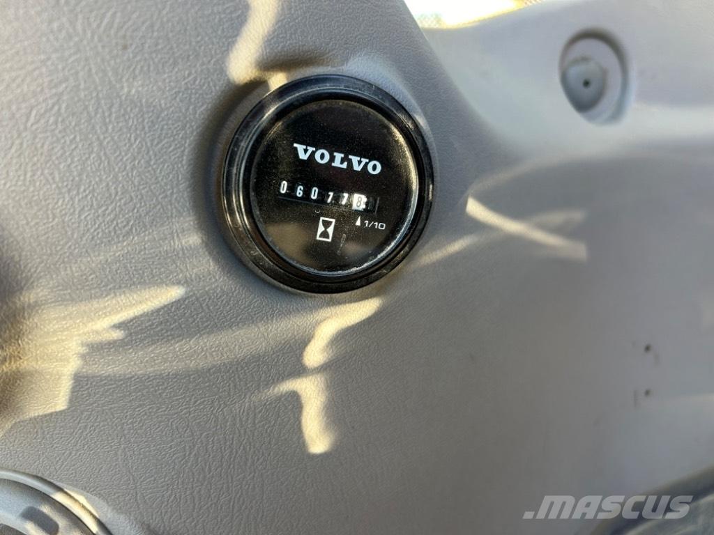 Volvo EC 220 DL Εκσκαφείς με ερπύστριες