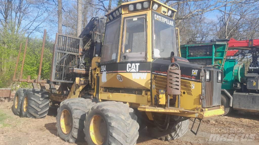 CAT 554 Μεταφορείς ξυλείας