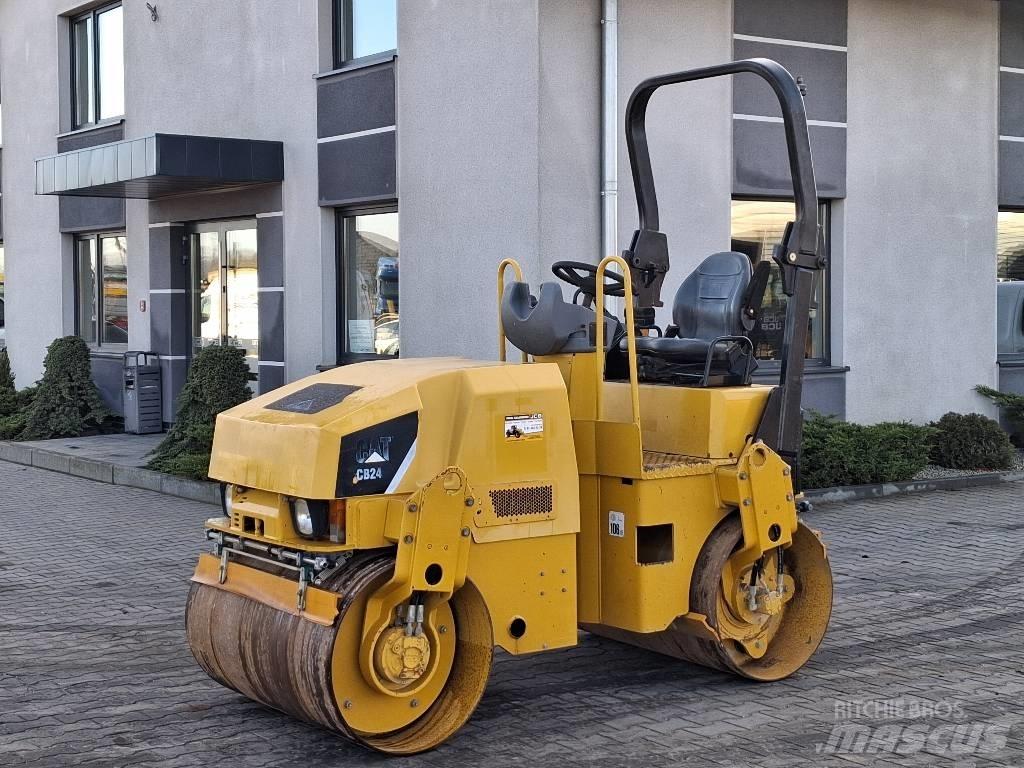 CAT CB 24 Οδοστρωτήρες διπλού κυλίνδρου
