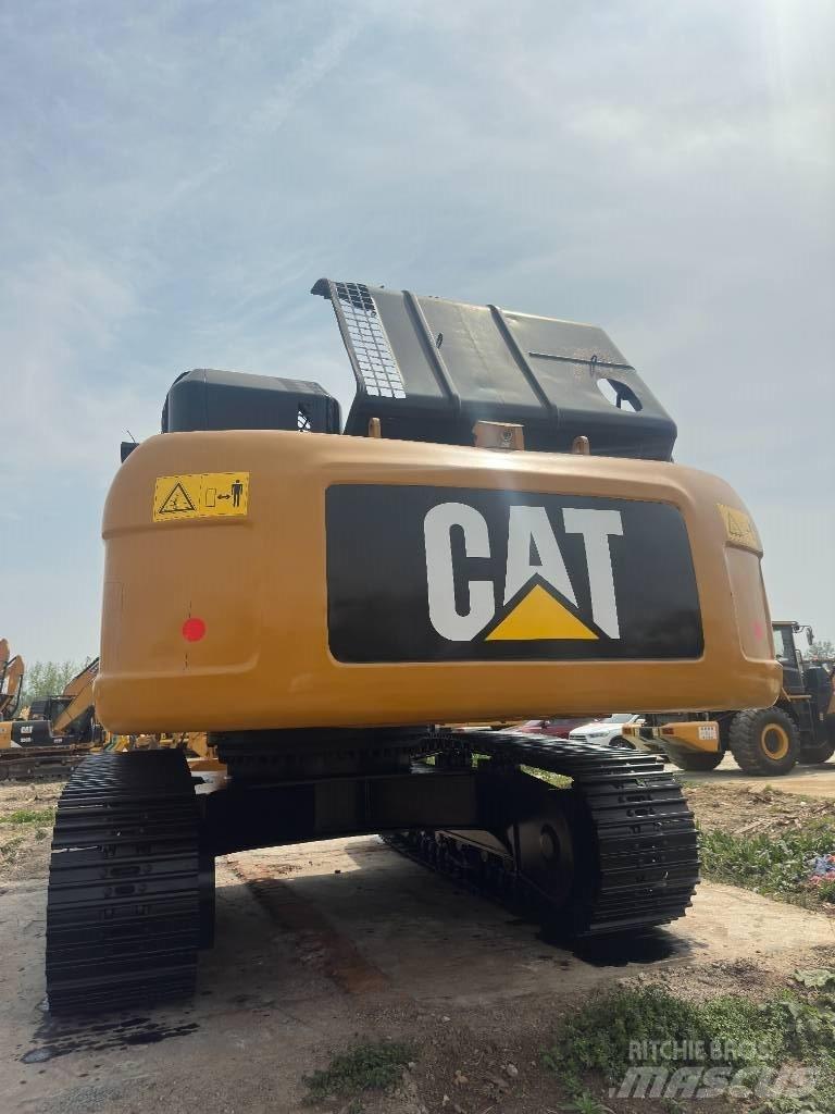 CAT 330 D2 Εκσκαφείς με ερπύστριες