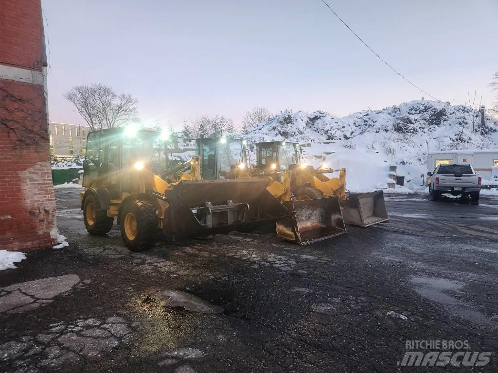 CAT 908m Φορτωτές με λάστιχα (Τροχοφόροι)