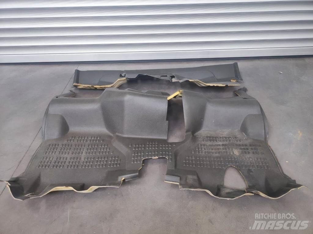Renault Floor Mat Καμπίνες και εσωτερικό
