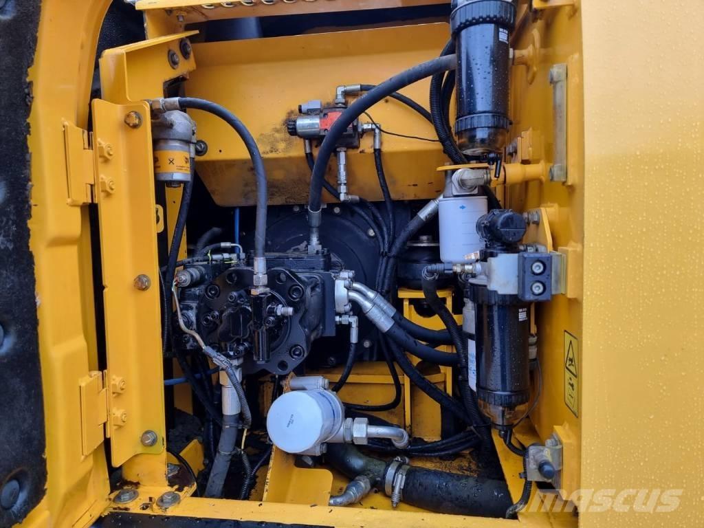 JCB JS 130 LC Εκσκαφείς με ερπύστριες