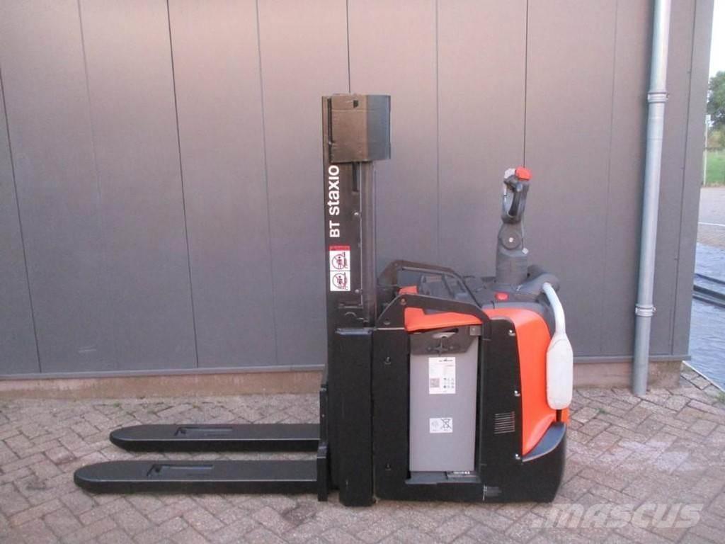 Toyota SPE200D Χειροκίνητο περονοφόρο ανυψωτικό με πλατφόρμα