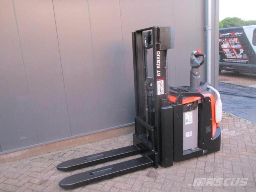 Toyota SPE200D Χειροκίνητο περονοφόρο ανυψωτικό με πλατφόρμα