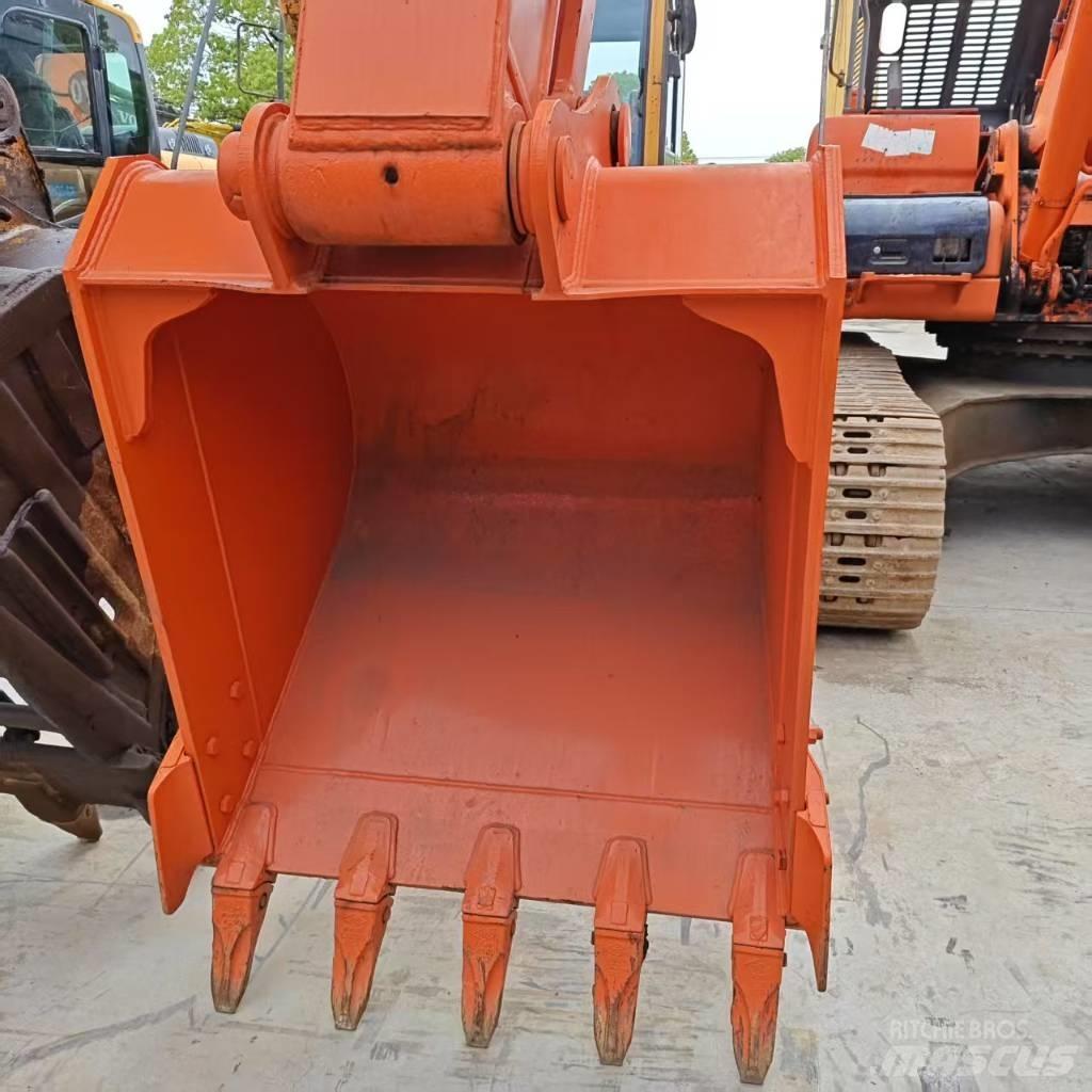 Hitachi ZX 210 Εκσκαφείς με ερπύστριες