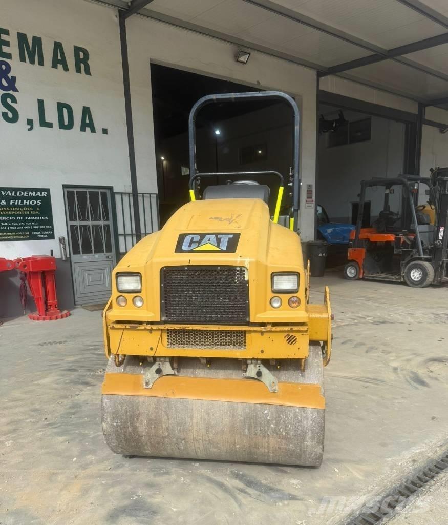 CAT CB 24 B, CB24 Οδοστρωτήρες διπλού κυλίνδρου