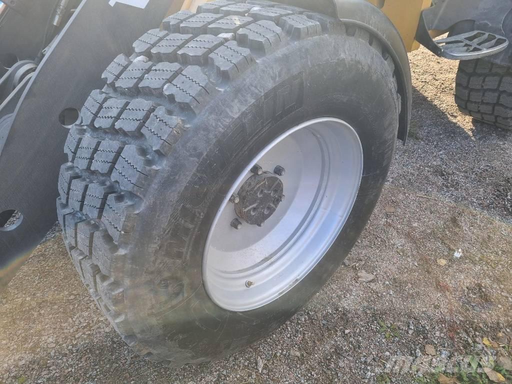 Volvo L25F Φορτωτάκια