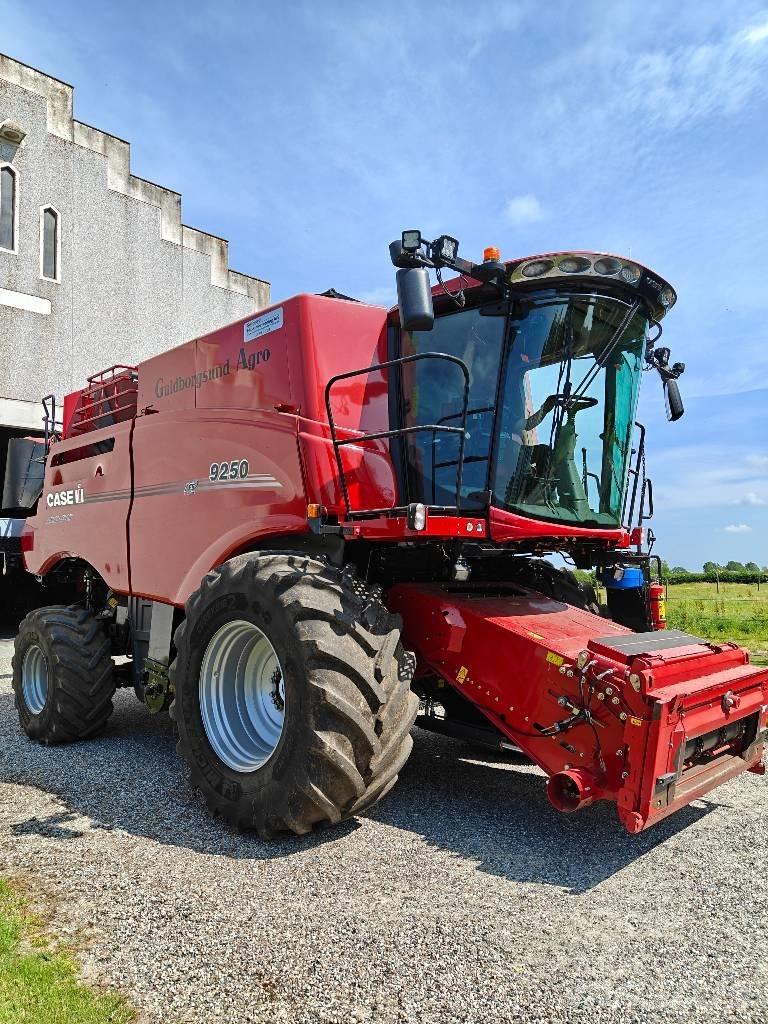 Case IH 9250 Θεριζοαλωνιστικές μηχανές