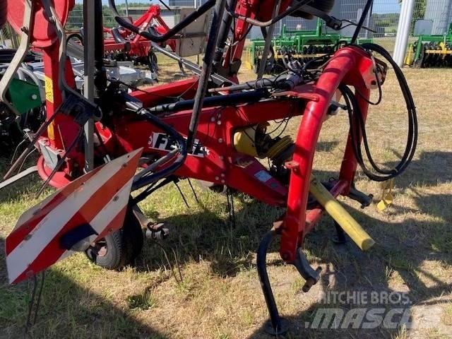 Fella TH 900 Hydro Τσουγκράνες και χορτοξηραντικές μηχανές