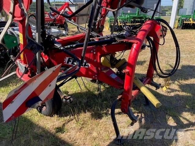 Fella TH 900 Hydro Τσουγκράνες και χορτοξηραντικές μηχανές