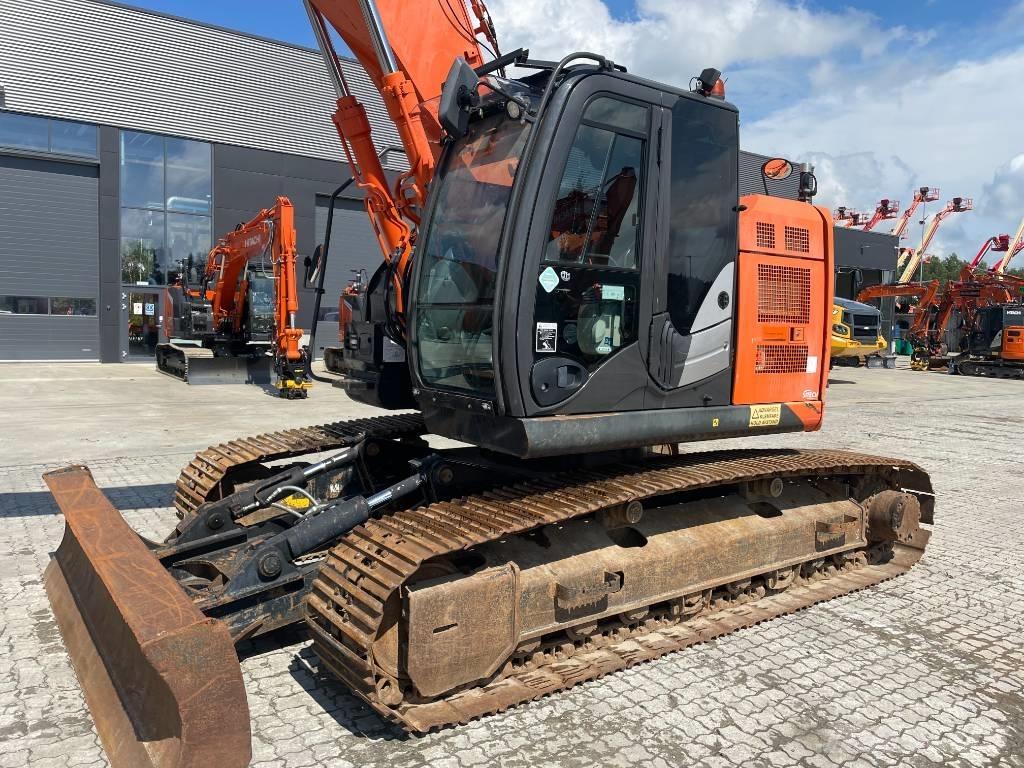 Hitachi ZX225USLC-5 Εκσκαφείς με ερπύστριες