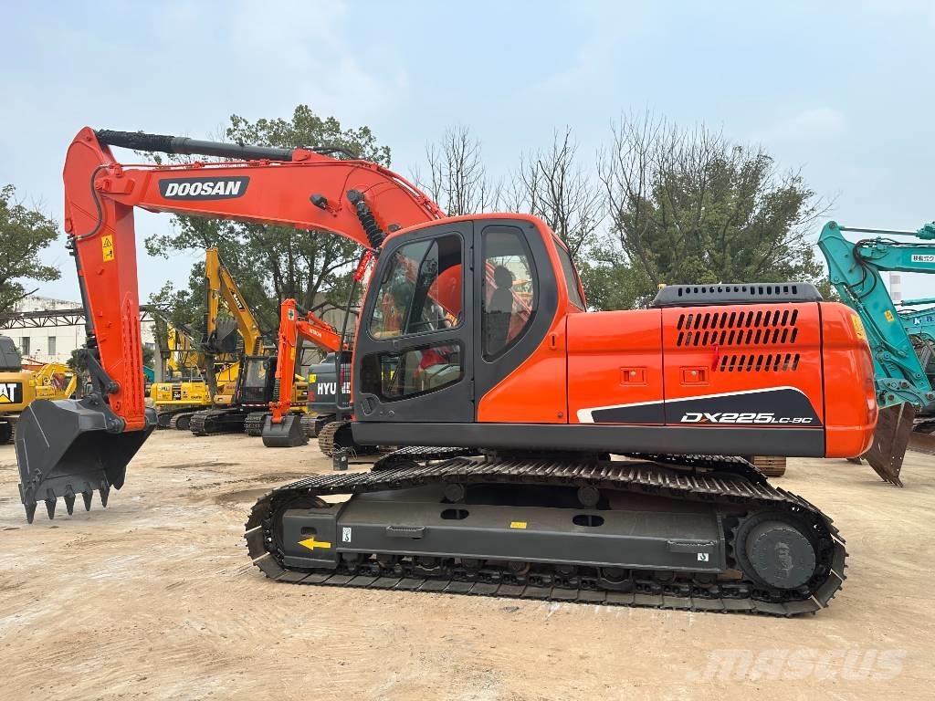 Doosan DX 225 LC-9 Εκσκαφείς με ερπύστριες