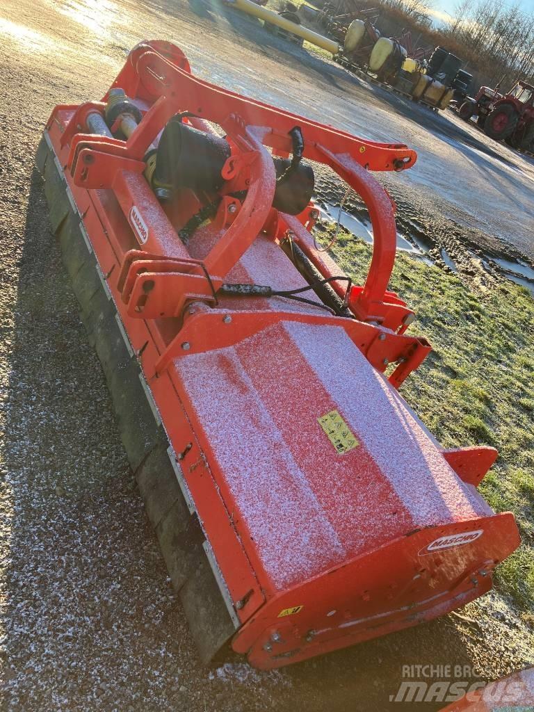 Maschio bufalo 300 Χορτοκοπτικά και κορυφολόγοι βοσκοτόπων