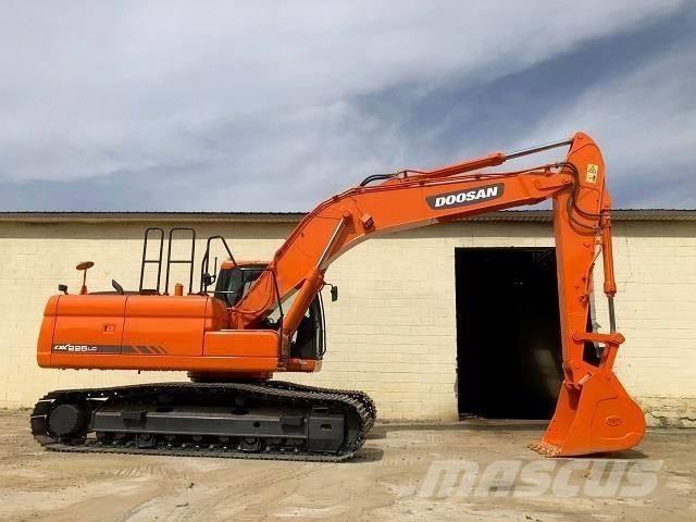 Doosan DX 225 Εκσκαφείς με ερπύστριες