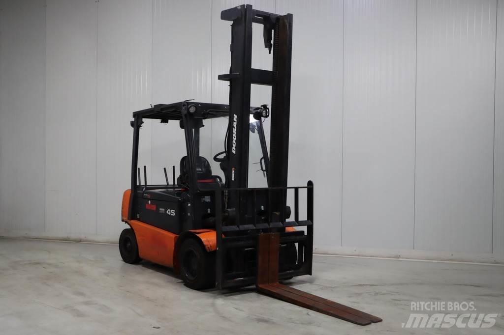 Doosan B45X-5 Ηλεκτρικά περονοφόρα ανυψωτικά κλαρκ