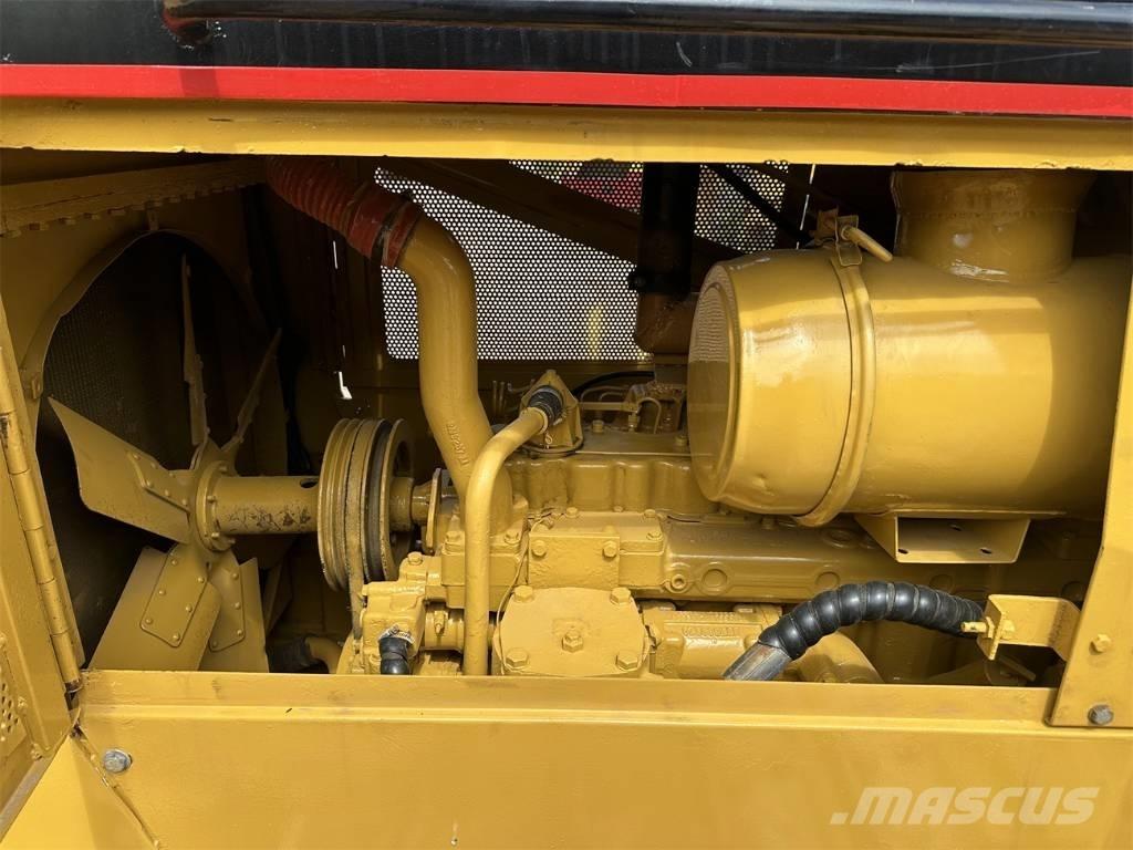 CAT D 6 G Μπουλντόζες με ερπύστριες