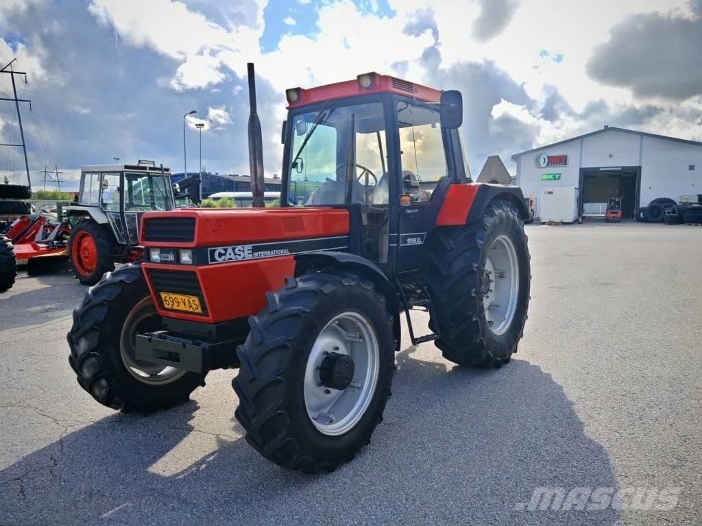 Case IH 1056 XL Τρακτέρ