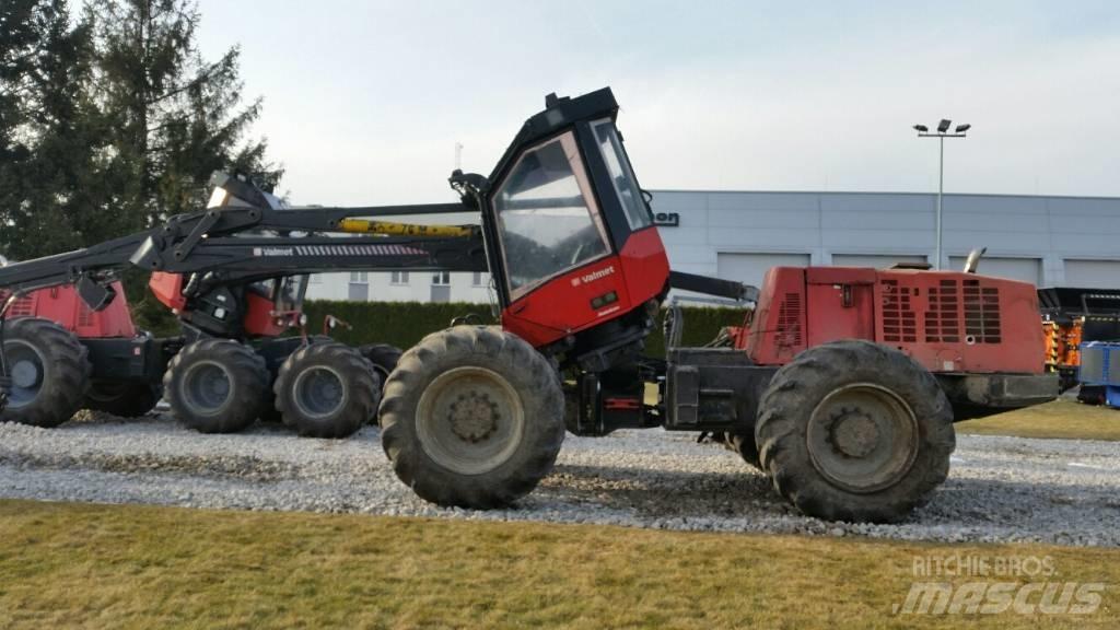 Valmet 901 Θεριζοαλωνιστικές μηχανές