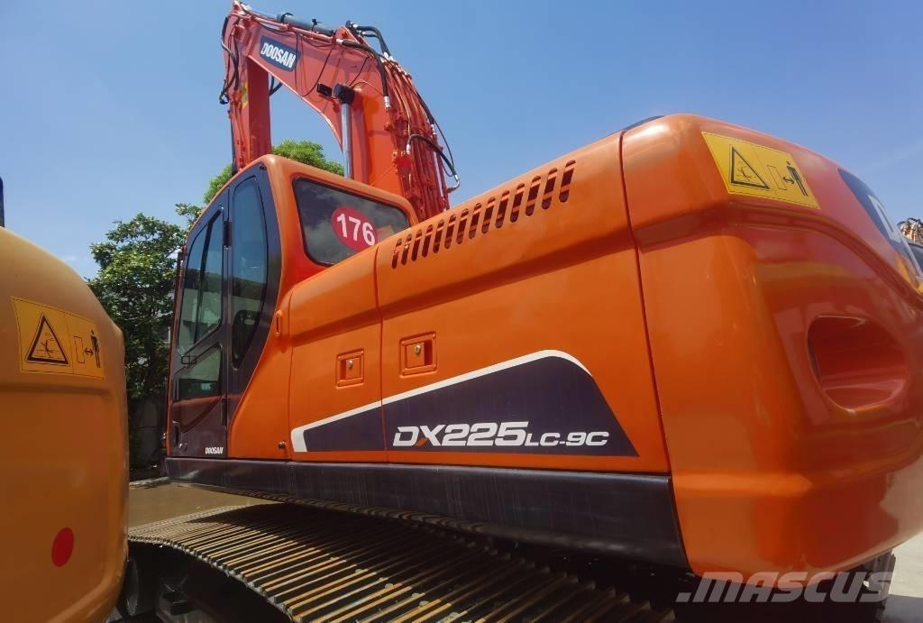 Doosan DX 225 LC Εκσκαφείς με ερπύστριες