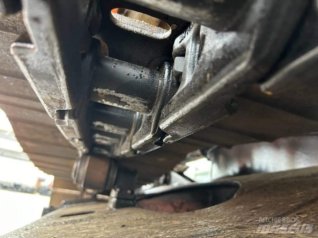 Hitachi ZX 135 US Εκσκαφείς με ερπύστριες