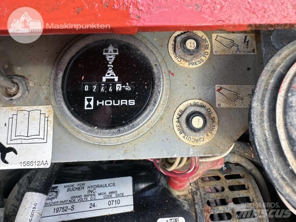 SkyJack SJ 12 Ανυψωτήρες με κατακόρυφους πυλώνες