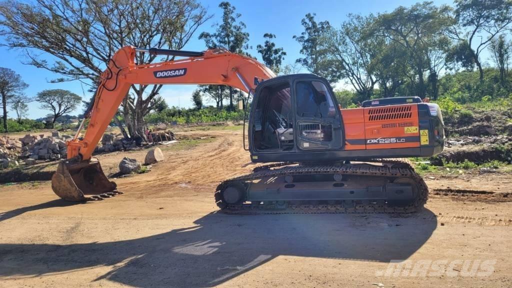 Doosan DX 225 LCA Εκσκαφείς με ερπύστριες