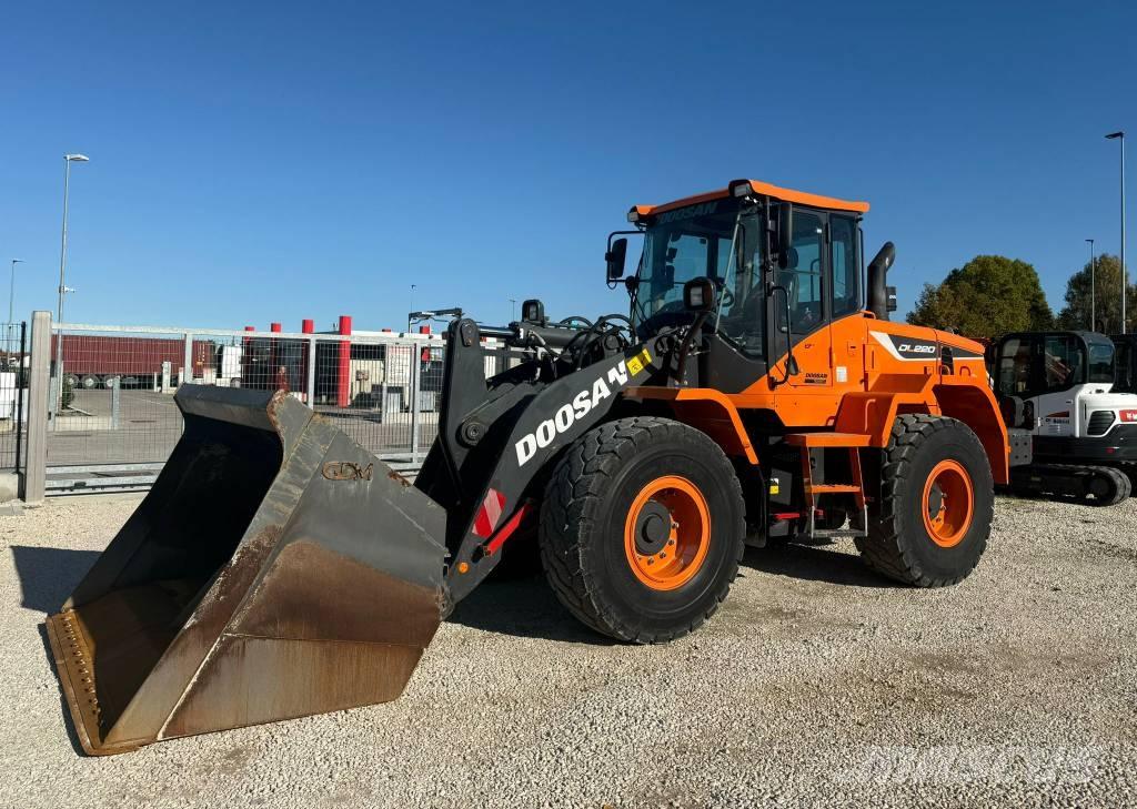 Doosan DL 220-5 Φορτωτές με λάστιχα (Τροχοφόροι)