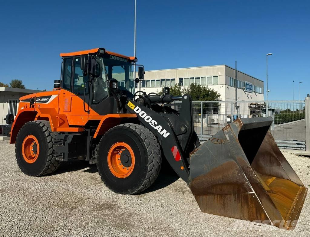 Doosan DL 220-5 Φορτωτές με λάστιχα (Τροχοφόροι)