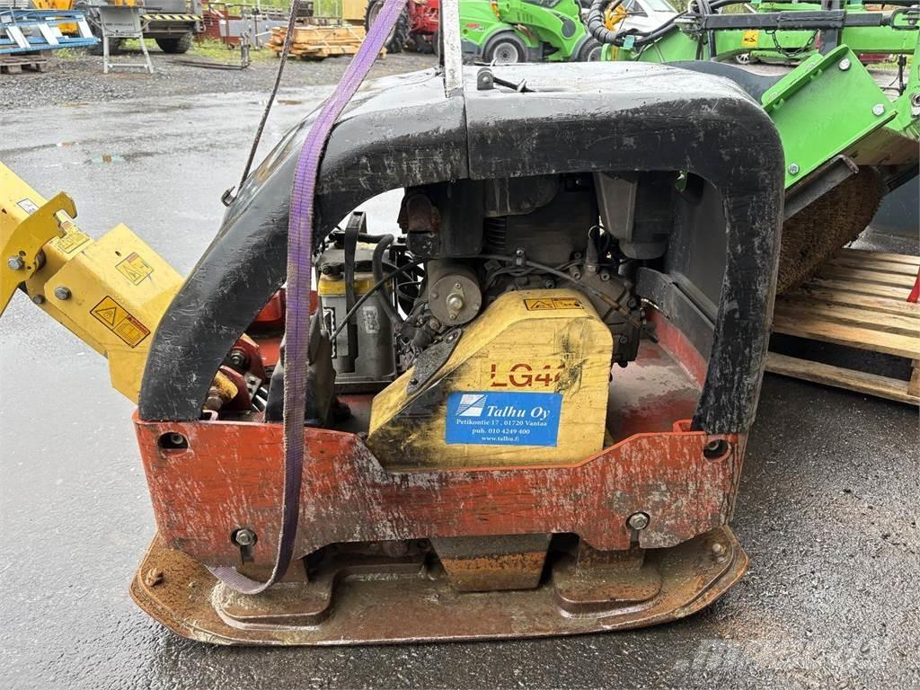 Dynapac LG400 Επίπεδοι κόπανοι