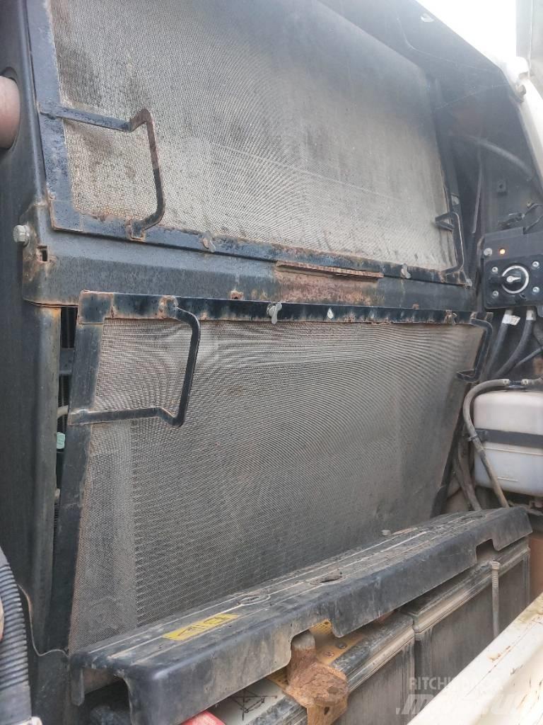 CASE CX 210 D Εκσκαφείς με ερπύστριες