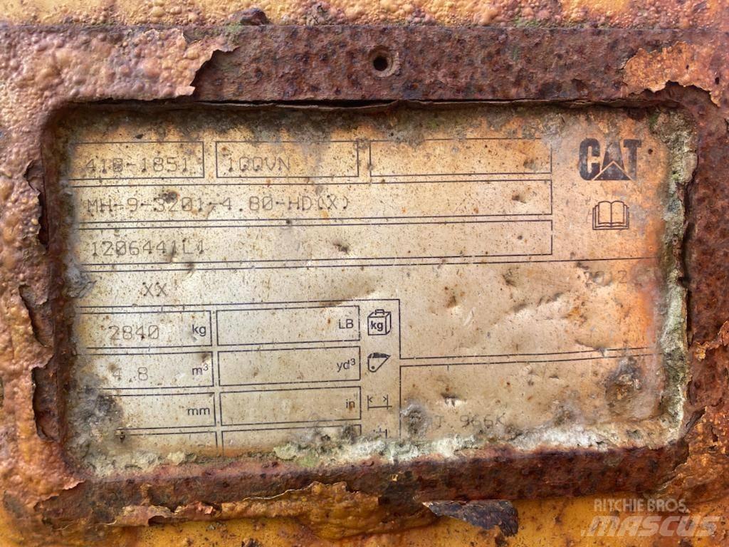CAT 966 K Κουβάδες
