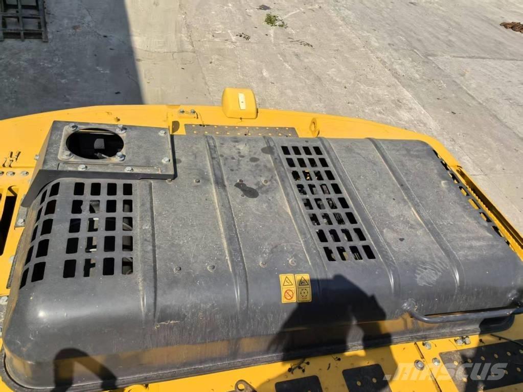 Komatsu PC220-8 Εκσκαφείς με ερπύστριες
