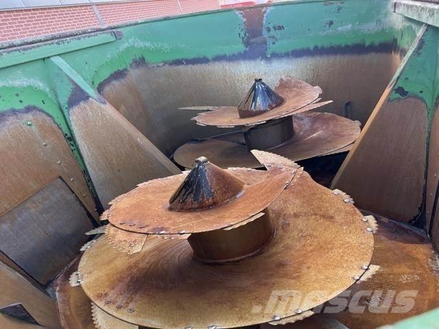 Peecon 26M³ Τροφοδότες μειγμάτων