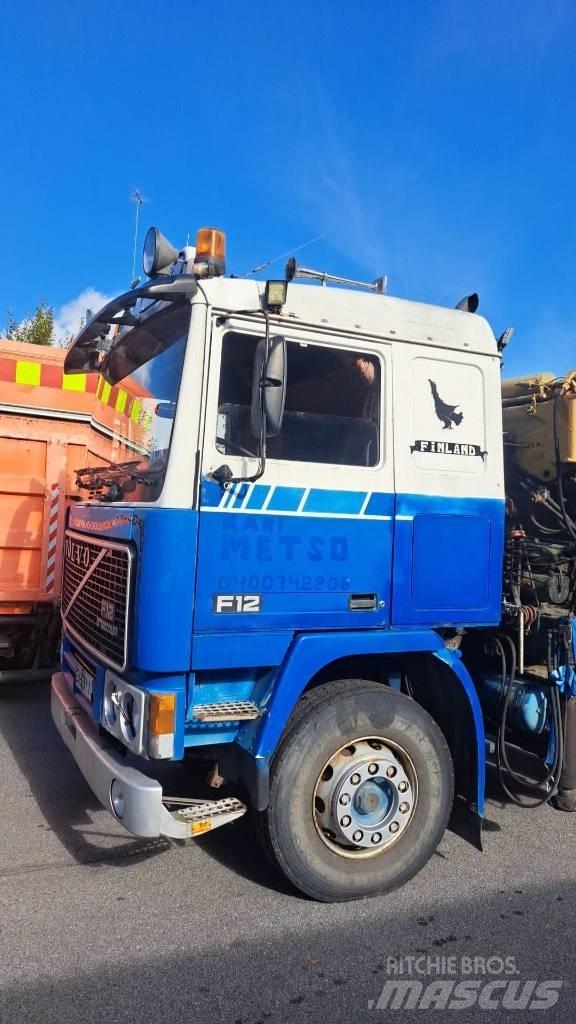 Volvo F 12 Φορτηγά με Γερανό
