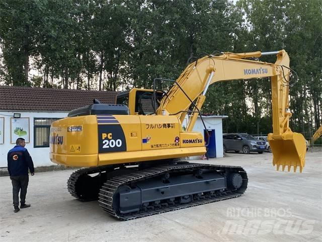 Komatsu PC200-8 Εκσκαφείς με ερπύστριες
